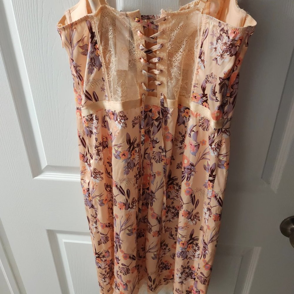 VICTORIAS SECRET DRESS - Picture 4 of 7